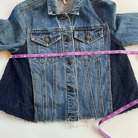 Free People Women's Lace panel Cropped Denim‎ Jacket Blue casual everyday XS - Picture 4 of 7